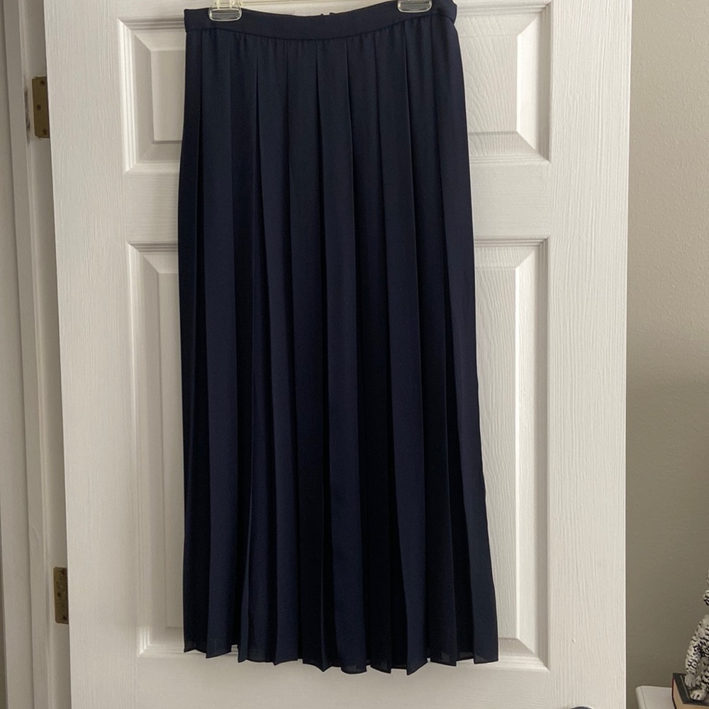 Navy pleated skirt
